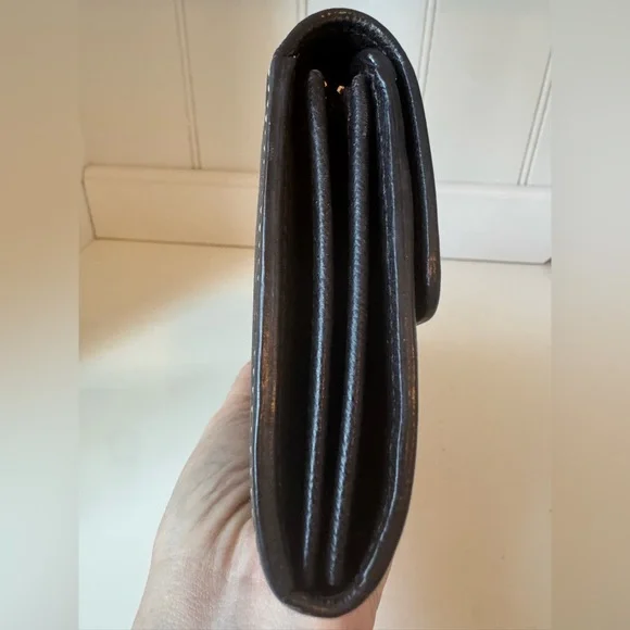 Louis Vuitton Women’s Brown Monogram Idyll Canvas and Leather Sarah Wallet - Picture 3 of 15